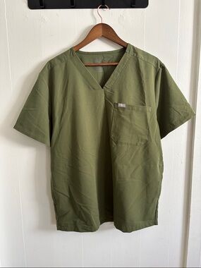 FIGS Chisec Three-Pocket Scrub Top Olive Green V-Neck Medical